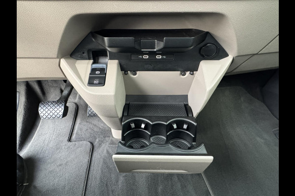 Volkswagen Multivan 1.4 eHybrid L1 Bulli Edition Climate control v/a Cruise control Full LED Matrix Pano Navigatie Apple / Android
