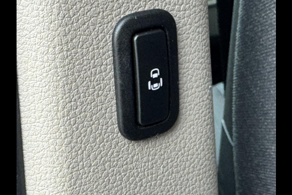 Volkswagen Multivan 1.4 eHybrid L1 Bulli Edition Climate control v/a Cruise control Full LED Matrix Pano Navigatie Apple / Android