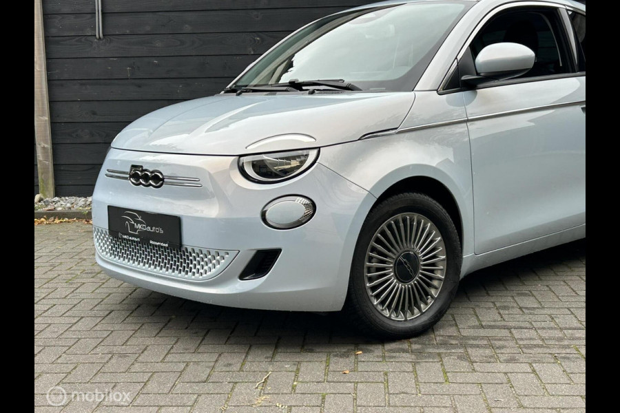 Fiat 500 Urban 42 kWh Clima / LM / Carplay / Parelmoer lak / 8.875 KM!!!