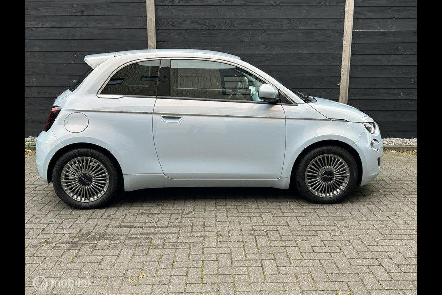 Fiat 500 Urban 42 kWh Clima / LM / Carplay / Parelmoer lak / 8.875 KM!!!