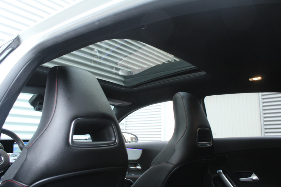 Mercedes-Benz A-Klasse 250 e 218pk Business Solution AMG Limited PHEV Automaat NL-Auto NAP Panoramadak Burmester Clima Cruise Navi Camera Sfeer LMV