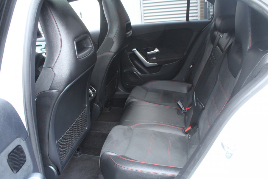 Mercedes-Benz A-Klasse 250 e 218pk Business Solution AMG Limited PHEV Automaat NL-Auto NAP Panoramadak Burmester Clima Cruise Navi Camera Sfeer LMV