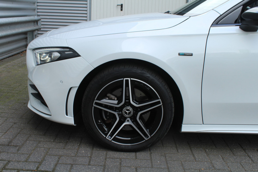 Mercedes-Benz A-Klasse 250 e 218pk Business Solution AMG Limited PHEV Automaat NL-Auto NAP Panoramadak Burmester Clima Cruise Navi Camera Sfeer LMV