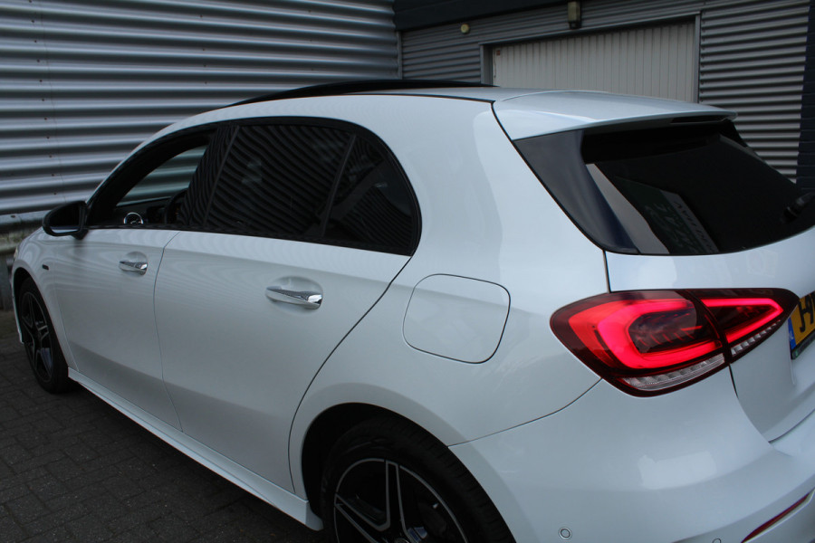 Mercedes-Benz A-Klasse 250 e 218pk Business Solution AMG Limited PHEV Automaat NL-Auto NAP Panoramadak Burmester Clima Cruise Navi Camera Sfeer LMV