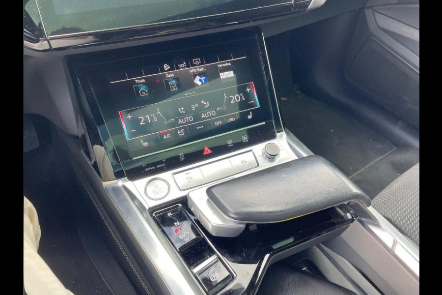 Audi e-tron Sportback 50 quattro S edition 71 kWh | S-Line | Black Edition | Panoramadak | Memory Seats | Luchtvering | Adaptive Cruise Control | Apple Carplay | Keyless | Matrix LED | Leder | Stoelverwarming | NAP | Audi e-tron Sportback 50 quattro S edition 71 kWh | S-Line | Black Edition | Panoramadak | Memory Seats | Luchtvering | Adaptive Cruise Control | Apple Carplay | Keyless | Matrix LED | Leder | Stoelverwarming | NAP |