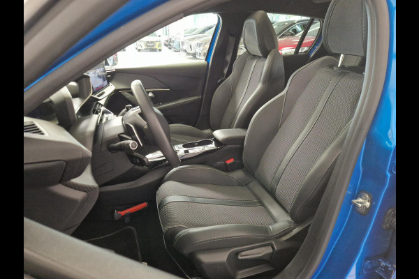 Peugeot 208 Hybrid 136 e-DCS6 GT | Automaat | Panoramadak | Draadloze telefoonlader | Achteruitrijcamera Peugeot 208 Hybrid 136 e-DCS6 GT | Automaat | Panoramadak | Draadloze telefoonlader | Achteruitrijcamera