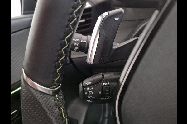 Peugeot 208 Hybrid 136 e-DCS6 GT | Automaat | Panoramadak | Draadloze telefoonlader | Achteruitrijcamera Peugeot 208 Hybrid 136 e-DCS6 GT | Automaat | Panoramadak | Draadloze telefoonlader | Achteruitrijcamera