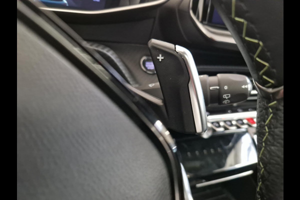 Peugeot 208 Hybrid 136 e-DCS6 GT | Automaat | Panoramadak | Draadloze telefoonlader | Achteruitrijcamera Peugeot 208 Hybrid 136 e-DCS6 GT | Automaat | Panoramadak | Draadloze telefoonlader | Achteruitrijcamera