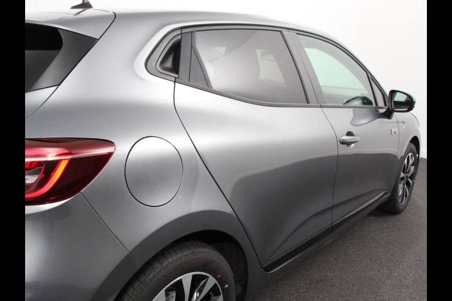 Mitsubishi Colt 1.6 HEV Automaat Intense | DEMO ! | Navigatie d.m.v. Apple Carplay/Android Auto Camera Climate Control Cruise Control Lichtmetalen velgen Extra Getint Glas Digitale Cockpit