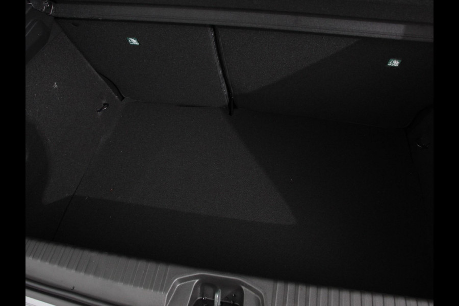 Mitsubishi Colt 1.6 HEV Automaat Intense | DEMO ! | Navigatie d.m.v. Apple Carplay/Android Auto Camera Climate Control Cruise Control Lichtmetalen velgen Extra Getint Glas Digitale Cockpit