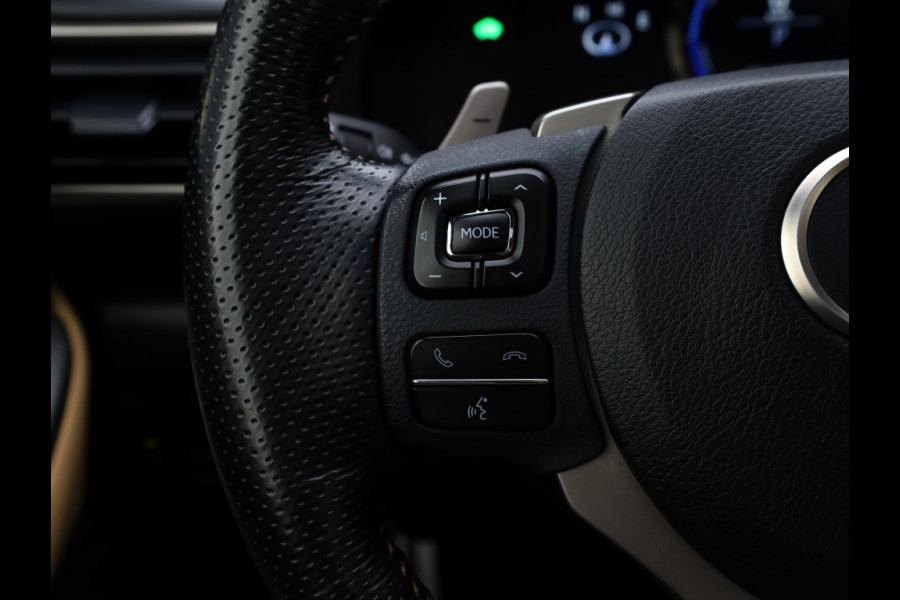 Lexus RC 300h F SPORT Line | Mark Levinson | Stoelventilatie | Safety Pac Lexus RC 300h F SPORT Line | Mark Levinson | Stoelventilatie | Safety Pac