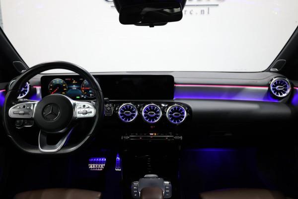 Mercedes-Benz A-Klasse 250 e AMG Line LED/SFEER/PANORAMADAK/LEER+S.VERWARMING+MEMORY/19"LMV/360 CAM/LINE/ACC/ECC/12 MDN GARANTIE! Mercedes-Benz A-Klasse 250 e AMG Line LED/SFEER/PANORAMADAK/LEER+S.VERWARMING+MEMORY/19"LMV/360 CAM/LINE/ACC/ECC/12 MDN GARANTIE!