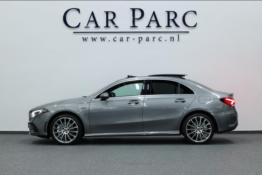 Mercedes-Benz A-Klasse 250 e AMG Line LED/SFEER/PANORAMADAK/LEER+S.VERWARMING+MEMORY/19"LMV/360 CAM/LINE/ACC/ECC/12 MDN GARANTIE! Mercedes-Benz A-Klasse 250 e AMG Line LED/SFEER/PANORAMADAK/LEER+S.VERWARMING+MEMORY/19"LMV/360 CAM/LINE/ACC/ECC/12 MDN GARANTIE!