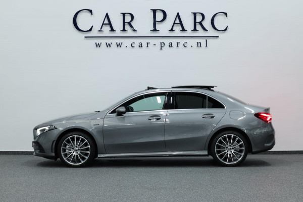 Mercedes-Benz A-Klasse 250 e AMG Line LED/SFEER/PANORAMADAK/LEER+S.VERWARMING+MEMORY/19"LMV/360 CAM/LINE/ACC/ECC/12 MDN GARANTIE! Mercedes-Benz A-Klasse 250 e AMG Line LED/SFEER/PANORAMADAK/LEER+S.VERWARMING+MEMORY/19"LMV/360 CAM/LINE/ACC/ECC/12 MDN GARANTIE!