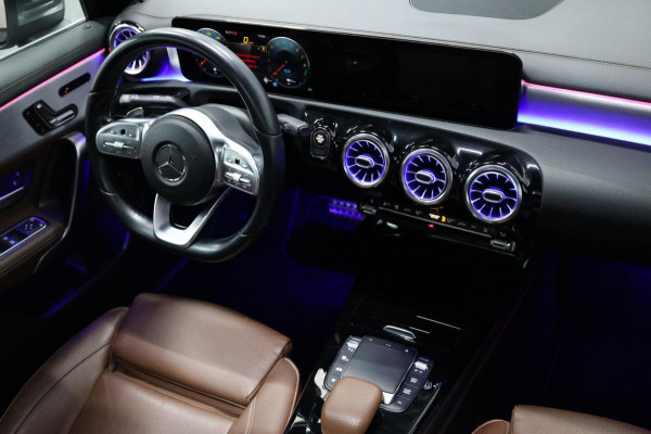 Mercedes-Benz A-Klasse 250 e AMG Line LED/SFEER/PANORAMADAK/LEER+S.VERWARMING+MEMORY/19"LMV/360 CAM/LINE/ACC/ECC/12 MDN GARANTIE! Mercedes-Benz A-Klasse 250 e AMG Line LED/SFEER/PANORAMADAK/LEER+S.VERWARMING+MEMORY/19"LMV/360 CAM/LINE/ACC/ECC/12 MDN GARANTIE!