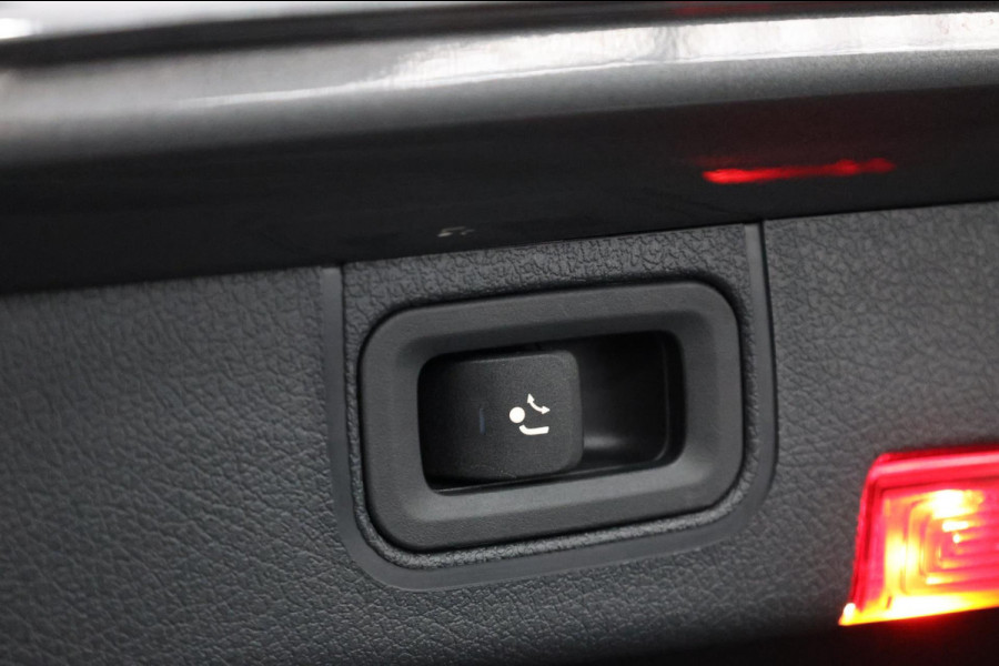 Mercedes-Benz A-Klasse 250 e AMG Line LED/SFEER/PANORAMADAK/LEER+S.VERWARMING+MEMORY/19"LMV/360 CAM/LINE/ACC/ECC/12 MDN GARANTIE! Mercedes-Benz A-Klasse 250 e AMG Line LED/SFEER/PANORAMADAK/LEER+S.VERWARMING+MEMORY/19"LMV/360 CAM/LINE/ACC/ECC/12 MDN GARANTIE!