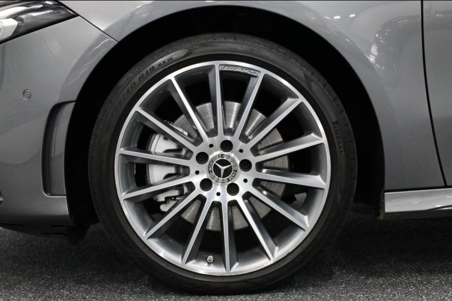 Mercedes-Benz A-Klasse 250 e AMG Line LED/SFEER/PANORAMADAK/LEER+S.VERWARMING+MEMORY/19"LMV/360 CAM/LINE/ACC/ECC/12 MDN GARANTIE! Mercedes-Benz A-Klasse 250 e AMG Line LED/SFEER/PANORAMADAK/LEER+S.VERWARMING+MEMORY/19"LMV/360 CAM/LINE/ACC/ECC/12 MDN GARANTIE!