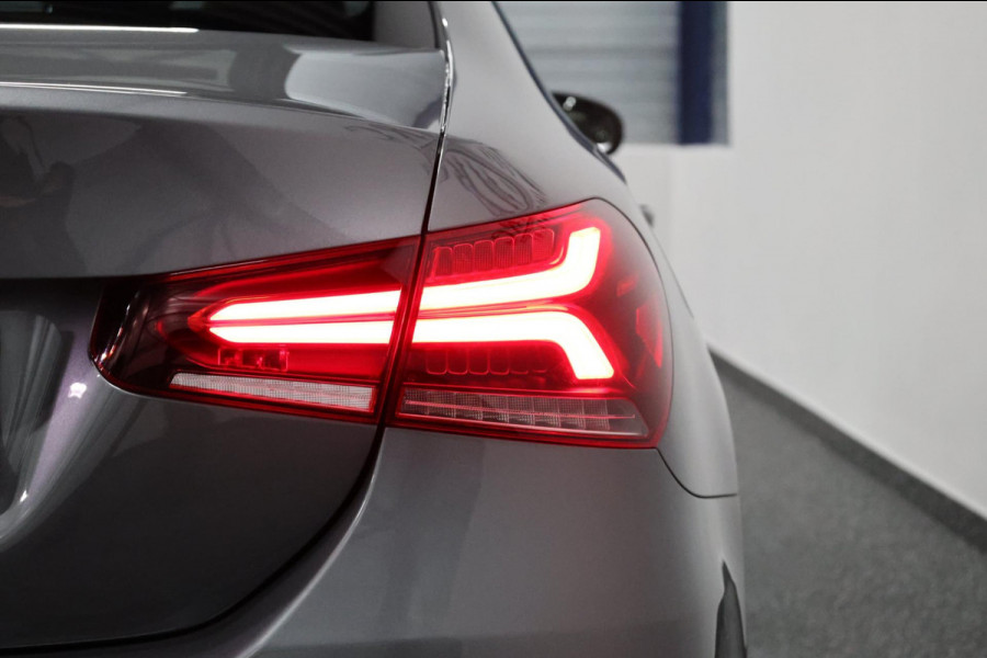 Mercedes-Benz A-Klasse 250 e AMG Line LED/SFEER/PANORAMADAK/LEER+S.VERWARMING+MEMORY/19"LMV/360 CAM/LINE/ACC/ECC/12 MDN GARANTIE! Mercedes-Benz A-Klasse 250 e AMG Line LED/SFEER/PANORAMADAK/LEER+S.VERWARMING+MEMORY/19"LMV/360 CAM/LINE/ACC/ECC/12 MDN GARANTIE!
