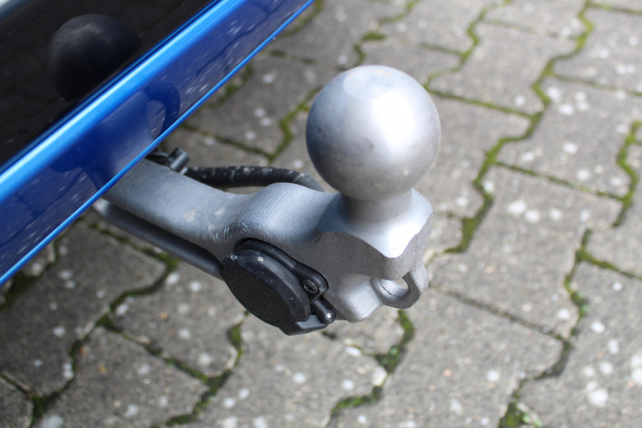 Ford Kuga 2.5-243pk PHEV ST-Line X. 2100kg trekgewicht ! Nieuw Model ! Van €. 54.937,- voor €. 43.735,- ! Trekgewicht van 2.100kg ! Elektr. verstelb. AGR stoelen voor, Stoel-, stuur-, voorraam- en achterbank verwarming, Elektr. panorama/schuif-kanteldak , Trekhaak wegklapbaar, Ford Kuga 2.5-243pk PHEV ST-Line X. 2100kg trekgewicht ! Nieuw Model ! Van €. 54.937,- voor €. 43.735,- ! Trekgewicht van 2.100kg ! Elektr. verstelb. AGR stoelen voor, Stoel-, stuur-, voorraam- en achterbank verwarming, Elektr. panorama/schuif-kanteldak , Trekhaak wegklapbaar,