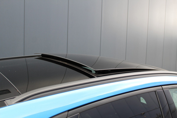 Ford Kuga 2.5-243pk PHEV ST-Line X. 2100kg trekgewicht ! Nieuw Model ! Van €. 54.937,- voor €. 43.735,- ! Trekgewicht van 2.100kg ! Elektr. verstelb. AGR stoelen voor, Stoel-, stuur-, voorraam- en achterbank verwarming, Elektr. panorama/schuif-kanteldak , Trekhaak wegklapbaar, Ford Kuga 2.5-243pk PHEV ST-Line X. 2100kg trekgewicht ! Nieuw Model ! Van €. 54.937,- voor €. 43.735,- ! Trekgewicht van 2.100kg ! Elektr. verstelb. AGR stoelen voor, Stoel-, stuur-, voorraam- en achterbank verwarming, Elektr. panorama/schuif-kanteldak , Trekhaak wegklapbaar,