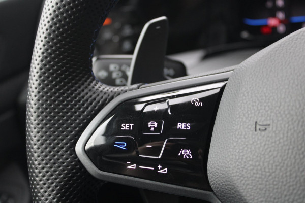 Volkswagen Golf 2.0 TSI 4Motion R ABT 384pk | Pano | Akrapovic | Leder | HK | HUD Volkswagen Golf 2.0 TSI 4Motion R ABT 384pk | Pano | Akrapovic | Leder | HK | HUD