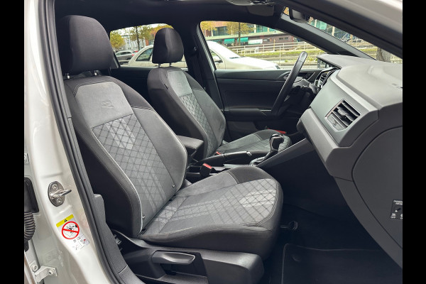 Volkswagen Polo 1.0 TSI R-Line Business Aut Navi Camera Carplay Pano Volkswagen Polo 1.0 TSI R-Line Business Aut Navi Camera Carplay Pano