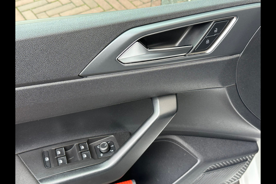 Volkswagen Polo 1.0 TSI R-Line Business Aut Navi Camera Carplay Pano Volkswagen Polo 1.0 TSI R-Line Business Aut Navi Camera Carplay Pano