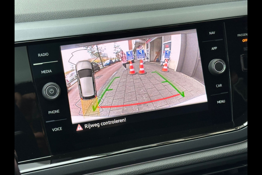 Volkswagen Polo 1.0 TSI R-Line Business Aut Navi Camera Carplay Pano Volkswagen Polo 1.0 TSI R-Line Business Aut Navi Camera Carplay Pano
