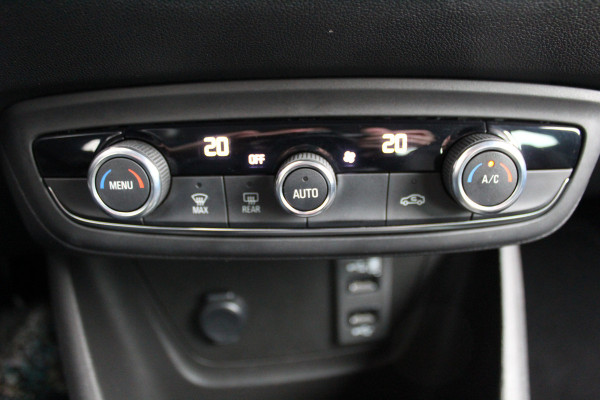 Opel Crossland 1.2 Turbo Elegance Mooie en luxe hoogzitter met weinig km's ! Volautm. airco dual, cruise control, camera, comfortstoelen, metallic lak,  LM wielen, navigatie, telefoonvoorb., LED verlichting  etc. Opel Crossland 1.2 Turbo Elegance Mooie en luxe hoogzitter met weinig km's ! Volautm. airco dual, cruise control, camera, comfortstoelen, metallic lak,  LM wielen, navigatie, telefoonvoorb., LED verlichting  etc.