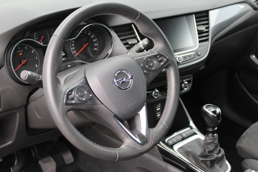 Opel Crossland 1.2 Turbo Elegance Mooie en luxe hoogzitter met weinig km's ! Volautm. airco dual, cruise control, camera, comfortstoelen, metallic lak,  LM wielen, navigatie, telefoonvoorb., LED verlichting  etc. Opel Crossland 1.2 Turbo Elegance Mooie en luxe hoogzitter met weinig km's ! Volautm. airco dual, cruise control, camera, comfortstoelen, metallic lak,  LM wielen, navigatie, telefoonvoorb., LED verlichting  etc.