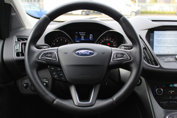 Ford Kuga 1.5 120 pk EcoBoost Trend Ultimate 1800kg Trekgewicht, Trekhaak, Lm velgen, Navigatie Ford Kuga 1.5 120 pk EcoBoost Trend Ultimate 1800kg Trekgewicht, Trekhaak, Lm velgen, Navigatie