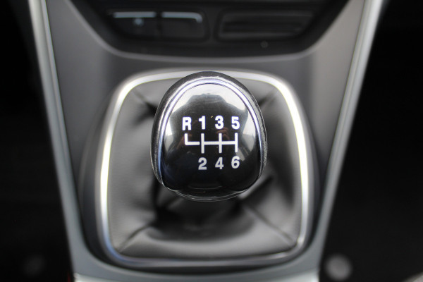 Ford Kuga 1.5 120 pk EcoBoost Trend Ultimate 1800kg Trekgewicht, Trekhaak, Lm velgen, Navigatie Ford Kuga 1.5 120 pk EcoBoost Trend Ultimate 1800kg Trekgewicht, Trekhaak, Lm velgen, Navigatie