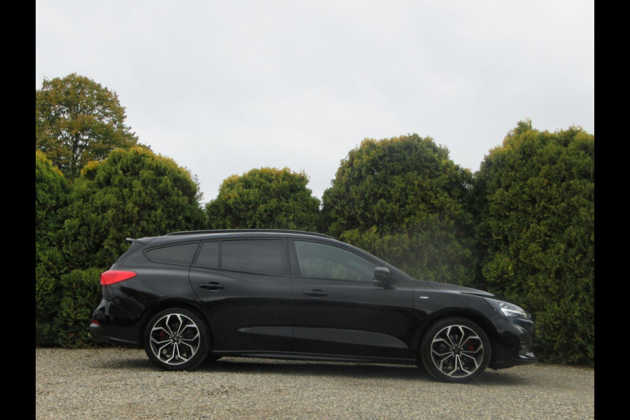Ford FOCUS Wagon 1.5 EcoBoost ST Line X Business Automaat Ford FOCUS Wagon 1.5 EcoBoost ST Line X Business Automaat