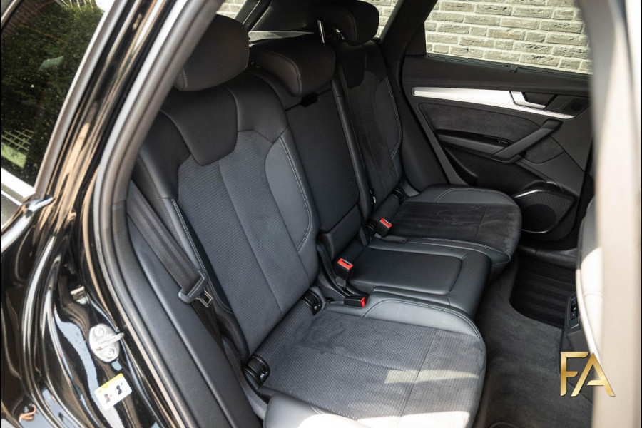 Audi Q5 50 TFSI e S Line 20Inch|LED|Trekhaak|Alcantara Audi Q5 50 TFSI e S Line 20Inch|LED|Trekhaak|Alcantara