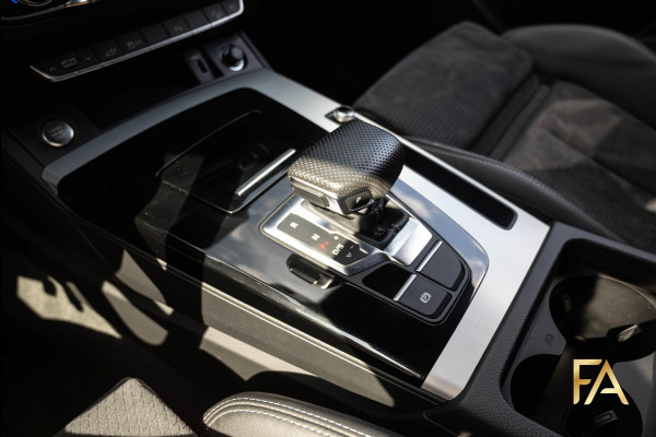 Audi Q5 50 TFSI e S Line 20Inch|LED|Trekhaak|Alcantara Audi Q5 50 TFSI e S Line 20Inch|LED|Trekhaak|Alcantara