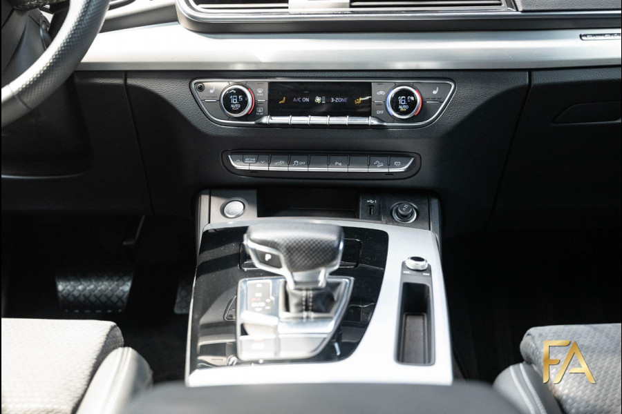 Audi Q5 50 TFSI e S Line 20Inch|LED|Trekhaak|Alcantara Audi Q5 50 TFSI e S Line 20Inch|LED|Trekhaak|Alcantara