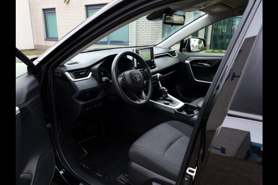 Toyota RAV4 2.5 Hybrid AWD Dynamic | Dodehoek | Digitale binnenspiegel Toyota RAV4 2.5 Hybrid AWD Dynamic | Dodehoek | Digitale binnenspiegel