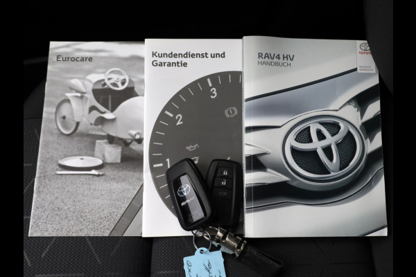 Toyota RAV4 2.5 Hybrid AWD Dynamic | Dodehoek | Digitale binnenspiegel Toyota RAV4 2.5 Hybrid AWD Dynamic | Dodehoek | Digitale binnenspiegel