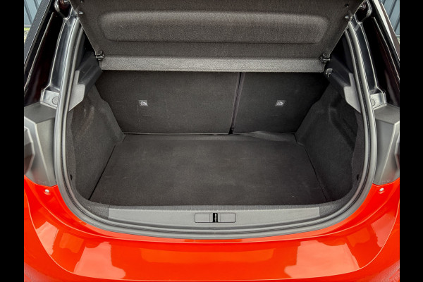 Opel Corsa 1.2T 100PK GS Line | Navi | Keyless | 17'' | Apple Carplay/ Android Auto | Premium Pakket | Prijs Rijklaar!!