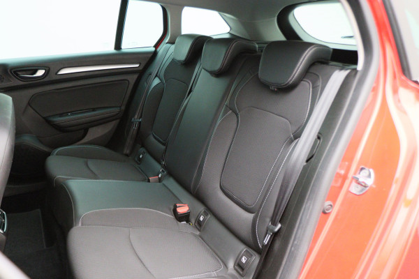 Renault MEGANE Estate 1.0 TCe Intens Camera, Head-Up, Apple Carplay, Keyless, Climate, DAB Renault MEGANE Estate 1.0 TCe Intens Camera, Head-Up, Apple Carplay, Keyless, Climate, DAB