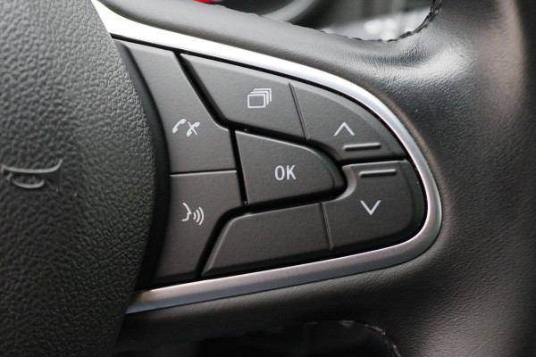 Renault MEGANE Estate 1.0 TCe Intens Camera, Head-Up, Apple Carplay, Keyless, Climate, DAB Renault MEGANE Estate 1.0 TCe Intens Camera, Head-Up, Apple Carplay, Keyless, Climate, DAB