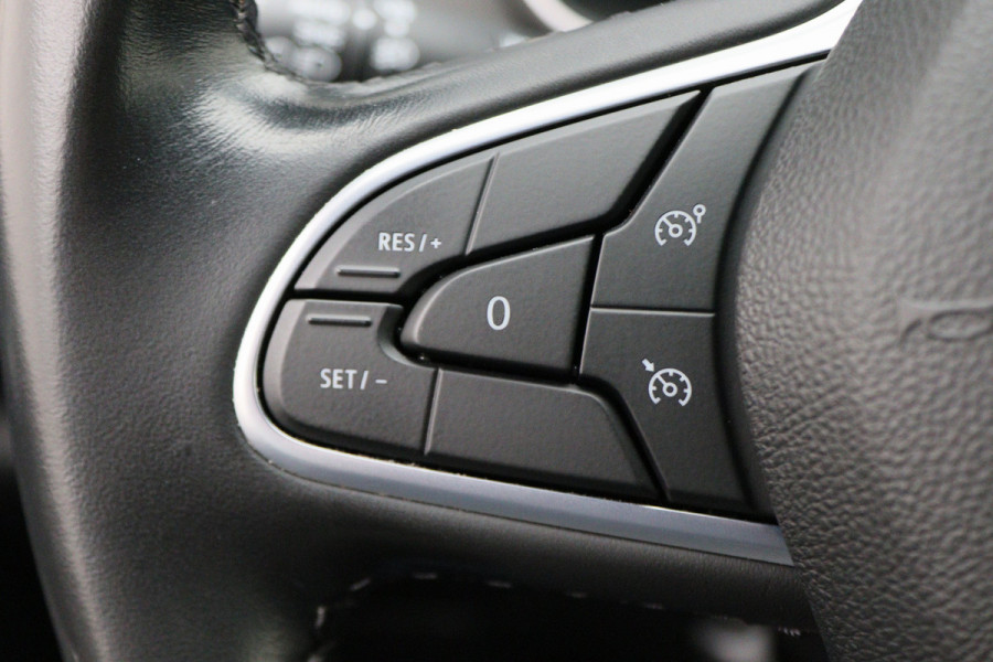 Renault MEGANE Estate 1.0 TCe Intens Camera, Head-Up, Apple Carplay, Keyless, Climate, DAB Renault MEGANE Estate 1.0 TCe Intens Camera, Head-Up, Apple Carplay, Keyless, Climate, DAB