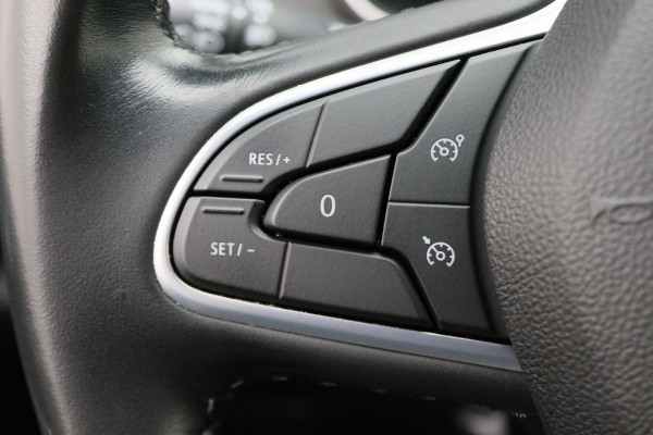 Renault MEGANE Estate 1.0 TCe Intens Camera, Head-Up, Apple Carplay, Keyless, Climate, DAB Renault MEGANE Estate 1.0 TCe Intens Camera, Head-Up, Apple Carplay, Keyless, Climate, DAB