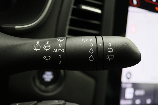 Renault MEGANE Estate 1.0 TCe Intens Camera, Head-Up, Apple Carplay, Keyless, Climate, DAB Renault MEGANE Estate 1.0 TCe Intens Camera, Head-Up, Apple Carplay, Keyless, Climate, DAB