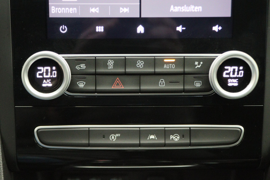 Renault MEGANE Estate 1.0 TCe Intens Camera, Head-Up, Apple Carplay, Keyless, Climate, DAB Renault MEGANE Estate 1.0 TCe Intens Camera, Head-Up, Apple Carplay, Keyless, Climate, DAB