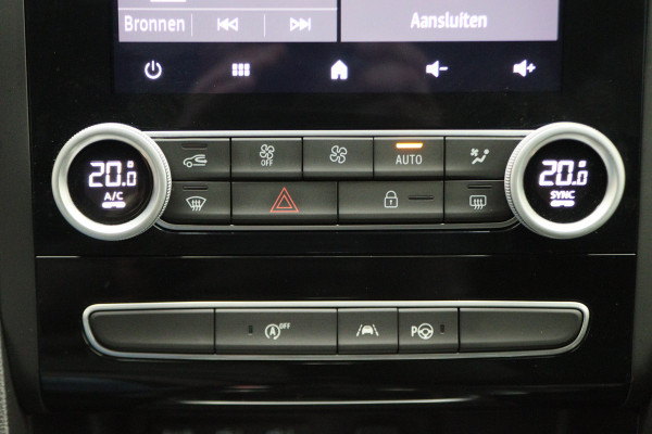 Renault MEGANE Estate 1.0 TCe Intens Camera, Head-Up, Apple Carplay, Keyless, Climate, DAB Renault MEGANE Estate 1.0 TCe Intens Camera, Head-Up, Apple Carplay, Keyless, Climate, DAB