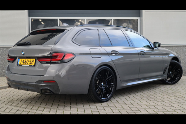 BMW 5 Serie Touring 530i High Executive M-Sport 20inch / Bernina Grau / Pano / Camera / Laser