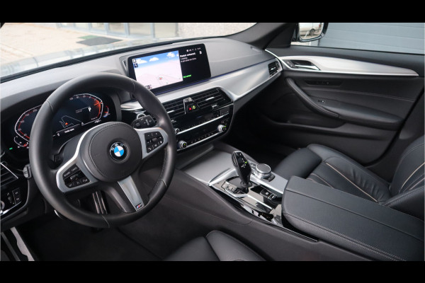 BMW 5 Serie Touring 530i High Executive M-Sport 20inch / Bernina Grau / Pano / Camera / Laser