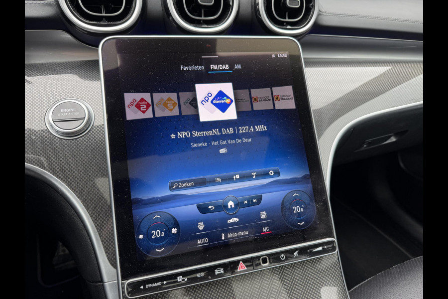 Mercedes-Benz C-Klasse Estate 300 e AMG Line | Panoramadak | Camera | Sfeerverlichting | Adaptive Cruise Control | Lane Assist |