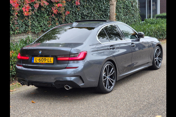 BMW 3-serie G20 330i M Edition Plus GARANTIE Android CarPlay Pano M Stoel HUD Camera NAP 1e EIG Laser Spoiler M Remmen